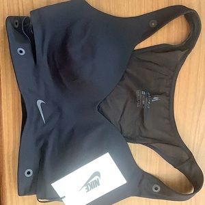 Nike XS sports bra